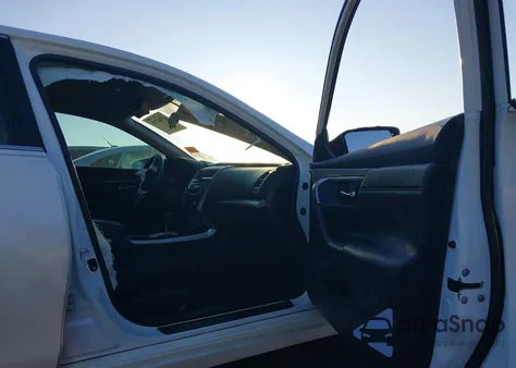 2015 Nissan Altima 2.5 S z USA, uszkodzony, nr VIN 1N4AL3AP4FC497625